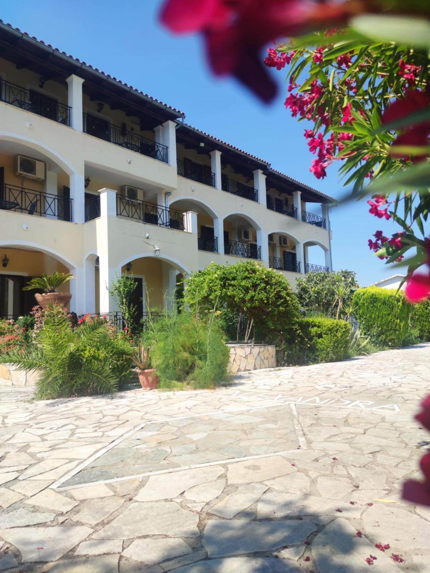 Aparthotel Blue Waves Corfu Kavos